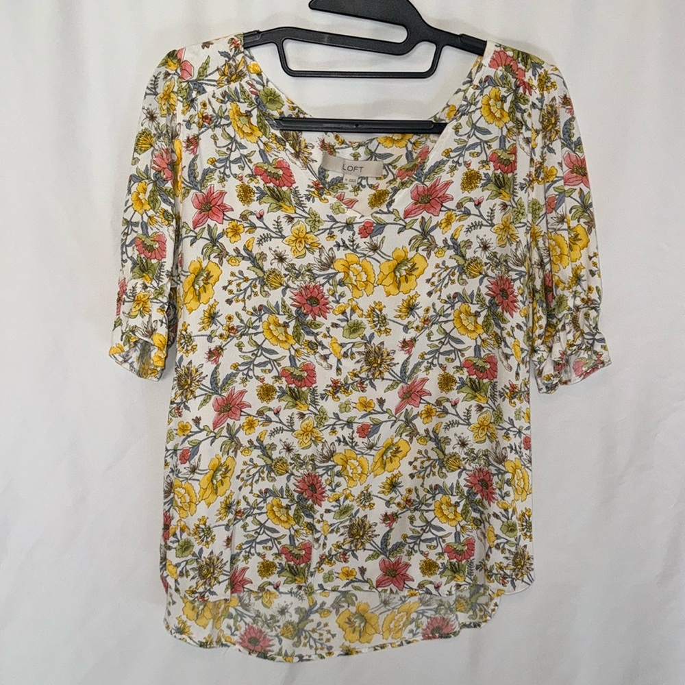 5/$50 Loft size medium floral short, sleeved blouse